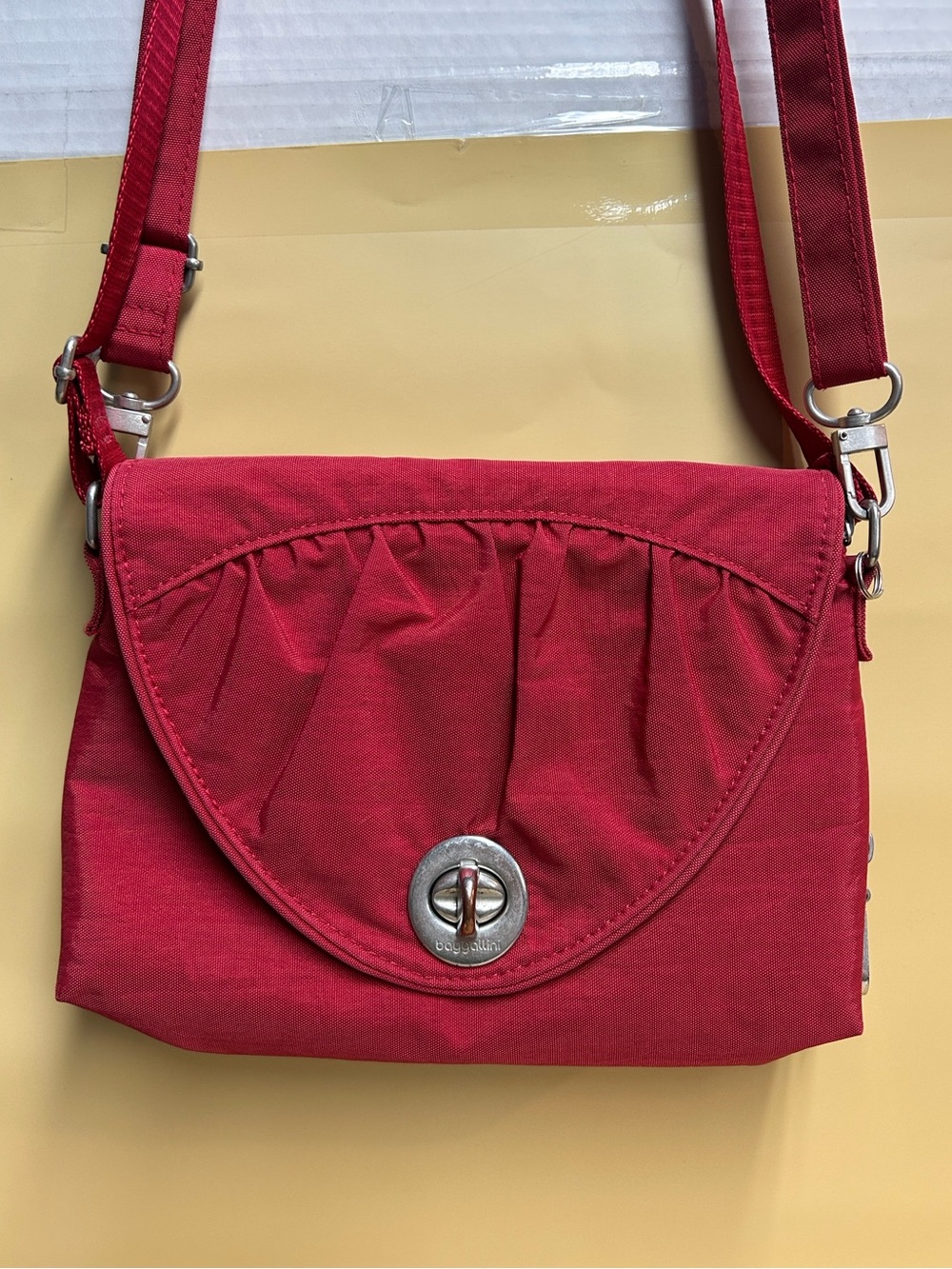 Baggallini Nassau Crossbody bag NAU261